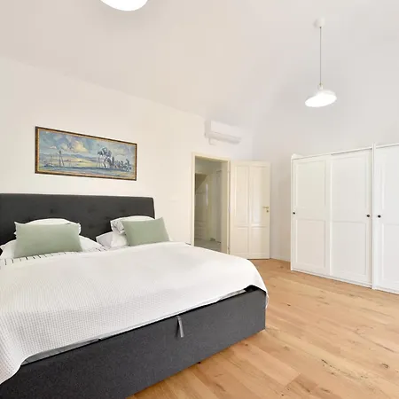 Palackeho Free Parking Apartment